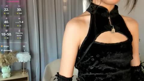 Snapshot of bridgetbottrell chatting on 10-16-25, 02:23 Hanna online show from 10-16-25, 02:23