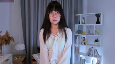 Hanna online show from 12-23-25, 01:14