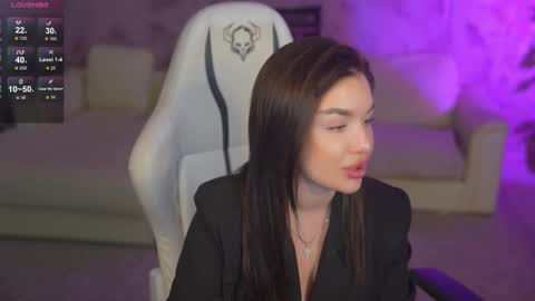 Diamonds Girls online show from 11-17-25, 11:49