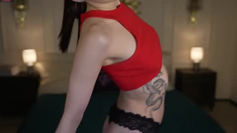 Diamonds Girls online show from 12-14-25, 08:13