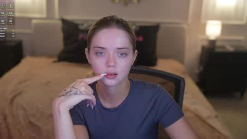 Snapshot of bright_diamonds_054 chatting on 05-25-26, 07:47 Diamonds Girls online show from 05-25-26, 07:47