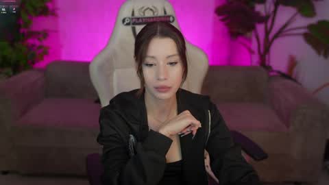 Snapshot of bright_diamonds_054 chatting on 05-26-26, 08:05 Diamonds Girls online show from 05-26-26, 08:05