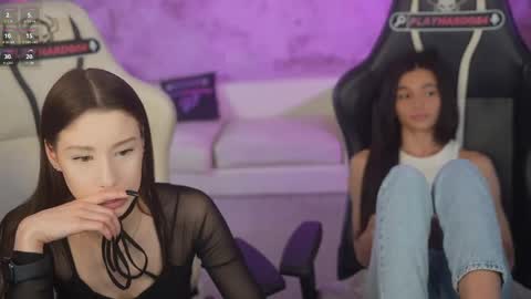 Snapshot of bright_diamonds_054 chatting on 05-28-26, 07:33 Diamonds Girls online show from 05-28-26, 07:33