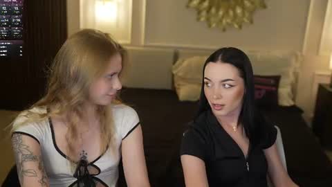 Snapshot of bright_diamonds_054 chatting on 06-19-26, 09:24 Diamonds Girls online show from 06-19-26, 09:24
