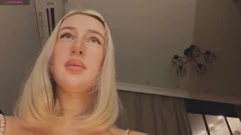 Snapshot of brilliantmichelle chatting on 02-09-26, 05:28 brilliantmichelle online show from 02-09-26, 05:28