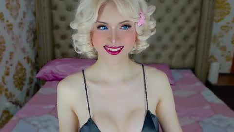 Snapshot of brionatop chatting on 12-19-25, 10:39 brionatop online show from 12-19-25, 10:39