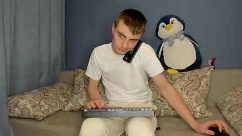 Snapshot of bristlebback chatting on 06-15-26, 05:04 bristlebback online show from 06-15-26, 05:04