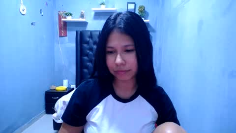 Snapshot of britanyx1 chatting on 07-06-26, 03:03 britanyx1 online show from 07-06-26, 03:03
