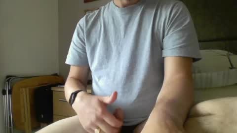 Snapshot of britguy6985 chatting on 06-12-26, 08:46 britguy6985 online show from 06-12-26, 08:46