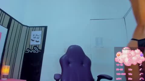 Snapshot of brithanyslim chatting on 02-11-25, 02:03 brithanyslim online show from 02-11-25, 02:03