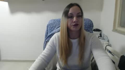 Snapshot of brithneyluw chatting on 11-13-25, 09:25 Brithney online show from 11-13-25, 09:25