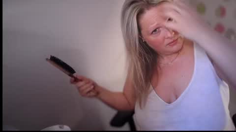 British Bella online show from 03-26-26, 06:30