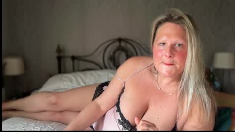 British Bella online show from 05-14-26, 06:31
