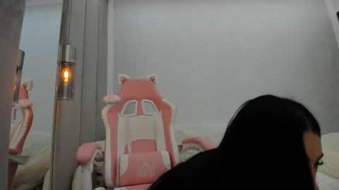 Snapshot of britney_charm chatting on 07-20-26, 06:17 britney_charm online show from 07-20-26, 06:17