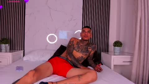 Snapshot of britneyandmaleth chatting on 06-12-26, 11:14 HOT MALETH AND SEXY BRITNEY online show from 06-12-26, 11:14
