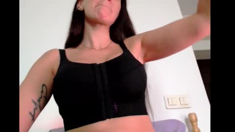 Snapshot of britneydivine chatting on 10-02-25, 07:04 Britney online show from 10-02-25, 07:04