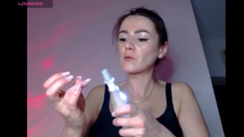 Snapshot of britneydivine chatting on 10-10-25, 07:46 Britney online show from 10-10-25, 07:46