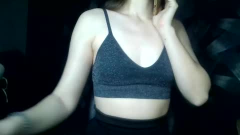 Snapshot of britneykittens chatting on 01-04-25, 01:53 BritneyKittens online show from 01-04-25, 01:53