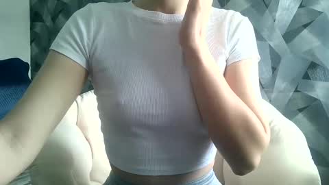 Snapshot of britneykittens chatting on 01-25-25, 05:40 BritneyKittens online show from 01-25-25, 05:40