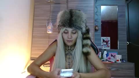 maru miaw   Please help me to reach 100 thumbs up online show from 11-21-25, 10:08