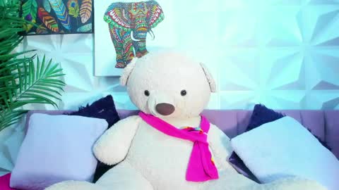 Snapshot of briyit_doll chatting on 06-08-26, 01:00 BRIYIT online show from 06-08-26, 01:00