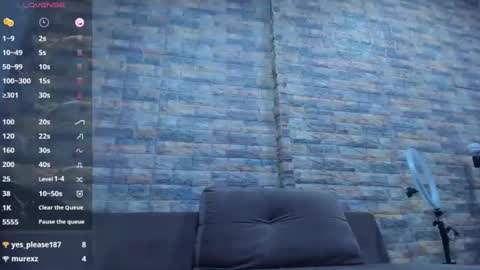Snapshot of brizza_h033 chatting on 06-11-26, 02:53 BRISA online show from 06-11-26, 02:53