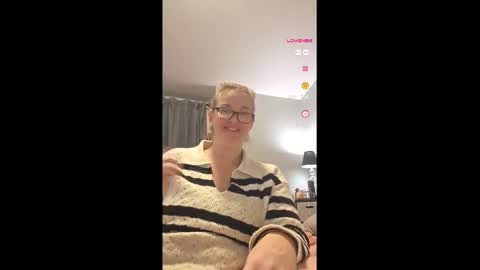 Snapshot of brkenprincess81 chatting on 09-10-25, 04:23 brkenprincess81 online show from 09-10-25, 04:23
