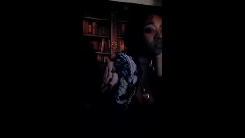 Snapshot of broad90210 chatting on 05-03-26, 01:00 broad90210 online show from 05-03-26, 01:00