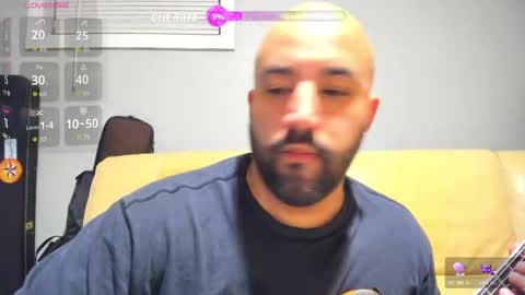 Snapshot of brokenmike31 chatting on 10-12-25, 06:01 Brokenmike online show from 10-12-25, 06:01