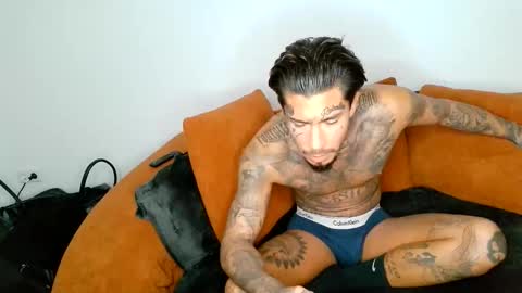 Snapshot of bronzedink chatting on 12-18-25, 08:48 Bronzedink online show from 12-18-25, 08:48