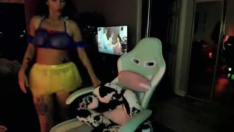 Snapshot of brookesummerxo chatting on 10-31-25, 03:07 Brooke Summer xo online show from 10-31-25, 03:07