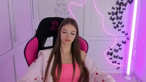 Snapshot of brooklunglow_ chatting on 07-06-26, 03:03 Vlada online show from 07-06-26, 03:03