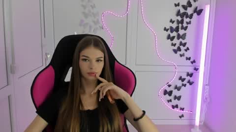 Snapshot of brooklunglow_ chatting on 07-11-26, 12:08 Vlada online show from 07-11-26, 12:08