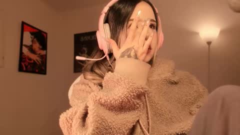 Snapshot of brooklyn_baby_ chatting on 01-15-26, 04:17 Nat Independent model Please help me to reach 200 thumbs up online show from 01-15-26, 04:17