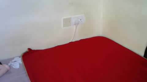 brown_goldy26 online show from 05-19-26, 06:53