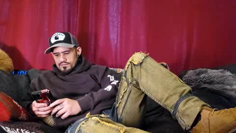 Snapshot of brownboyt chatting on 10-11-25, 04:05 brownboyt online show from 10-11-25, 04:05