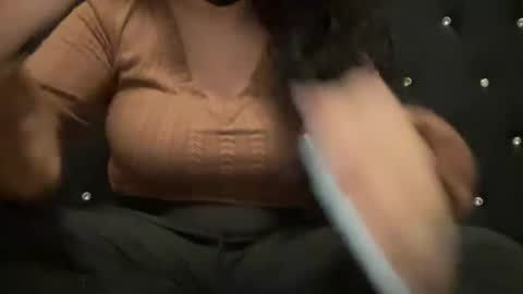 Snapshot of browngoddess1698 chatting on 01-10-25, 02:46 browngoddess1698 online show from 01-10-25, 02:46