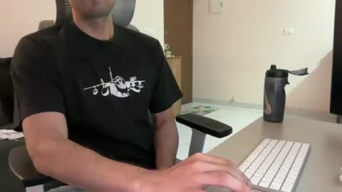 Snapshot of brownmeverick chatting on 06-19-26, 04:55 brownmeverick online show from 06-19-26, 04:55