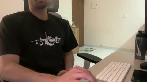 Snapshot of brownmeverick chatting on 06-21-26, 05:26 brownmeverick online show from 06-21-26, 05:26