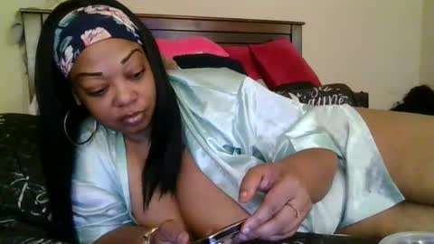 brownroundrenee online show from 11-18-25, 11:25