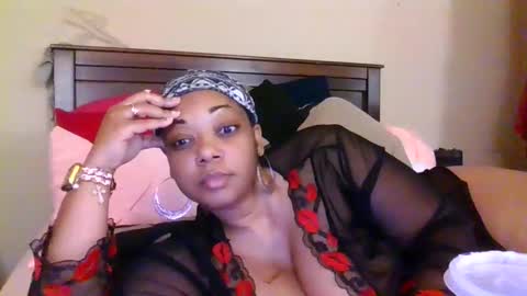 Snapshot of brownroundrenee chatting on 04-18-26, 10:08 brownroundrenee online show from 04-18-26, 10:08