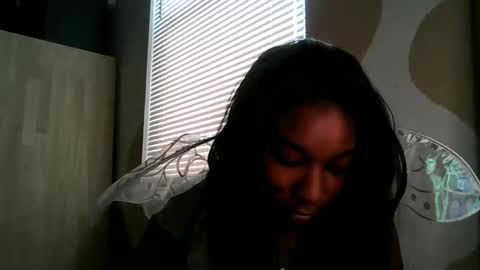 Snapshot of brownsugarcutie3 chatting on 10-31-25, 07:48 Brownsuagrcutie online show from 10-31-25, 07:48