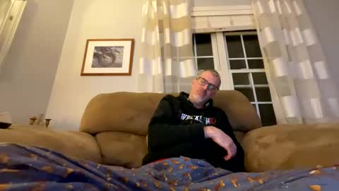 Snapshot of bruce_918 chatting on 01-24-25, 01:13 Bruce online show from 01-24-25, 01:13