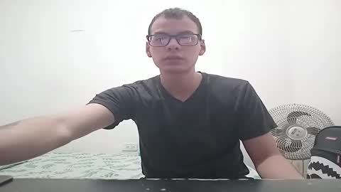 Snapshot of bruce_kane69 chatting on 02-19-25, 01:17 Bruce Kane online show from 02-19-25, 01:17