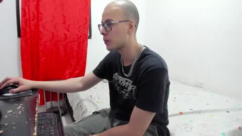 Snapshot of bruce_kane69 chatting on 02-27-25, 08:53 Bruce Kane online show from 02-27-25, 08:53