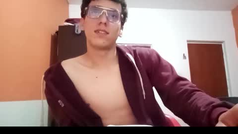 Snapshot of brucew37 chatting on 03-18-26, 05:21 brucew37 online show from 03-18-26, 05:21