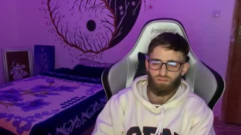 Snapshot of brulink103 chatting on 11-21-25, 08:40 ganjatalks online show from 11-21-25, 08:40