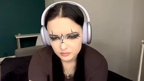 Snapshot of brunaceasor chatting on 05-18-26, 02:23 Luna online show from 05-18-26, 02:23