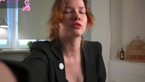 Snapshot of brunaeveritt chatting on 06-30-26, 02:07 Tess online show from 06-30-26, 02:07