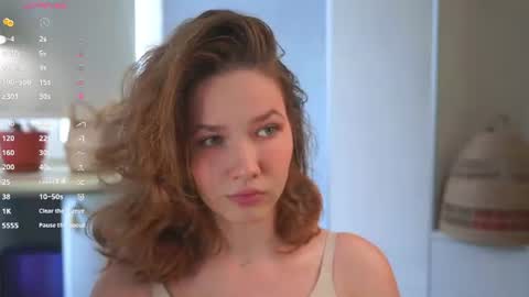 Snapshot of brunaeveritt chatting on 07-17-26, 04:52 Tess online show from 07-17-26, 04:52